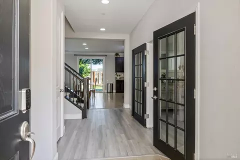 Entry Way - 5340 Discovery Way, Fairfield, CA 94533 photo 2 of 6