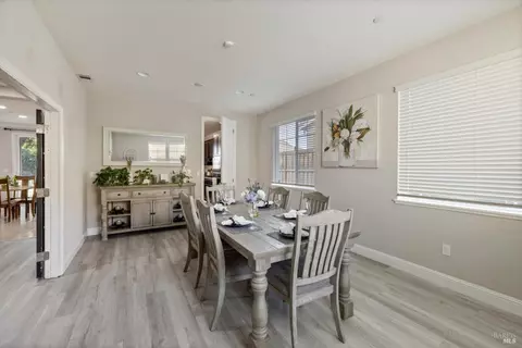 Dining - 5340 Discovery Way, Fairfield, CA 94533 photo 1 of 2
