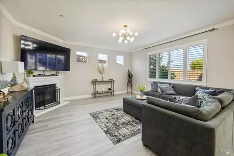 Living - 5340 Discovery Way, Fairfield, CA 94533 photo 1 of 2