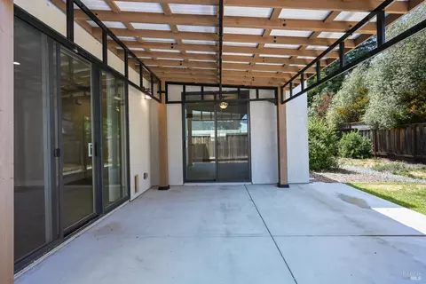 Exterior - 261 Spanish Oak Dr, Windsor, CA 95492 photo 4 of 4