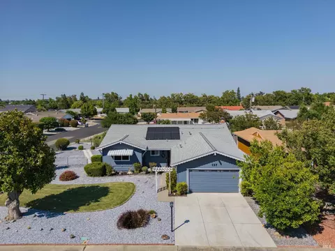 137 Carlsbad Cir, Vacaville, CA 95687