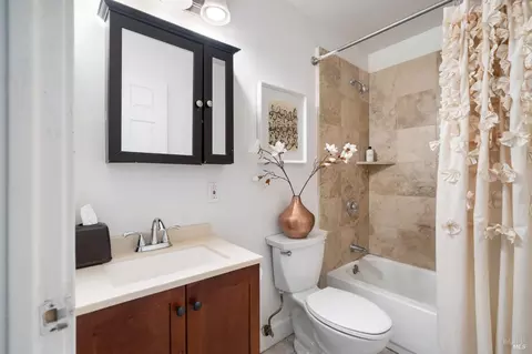 Bath - 432 Miller Ave, Vallejo, CA 94591 photo 2 of 5