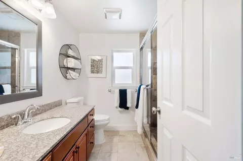 Bath - 432 Miller Ave, Vallejo, CA 94591 photo 4 of 5