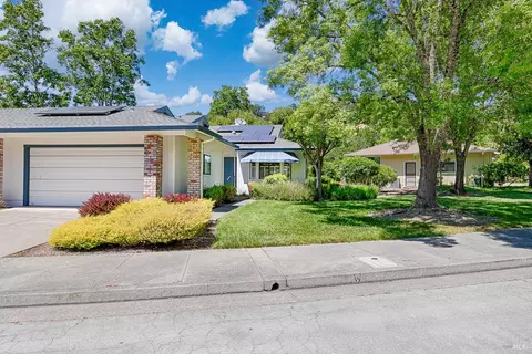 326 Stone Creek Cir, Santa Rosa, CA 95409
