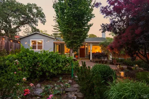 711 Arroyo Rd, Sonoma, CA 95476