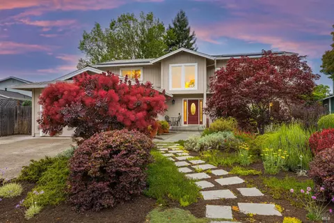 750 Holly Ave, Rohnert Park, CA 94928