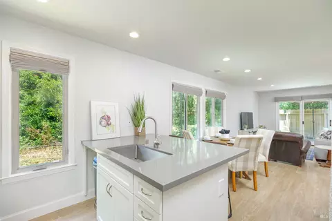 209 Antoinette Ct, Novato, CA 94947