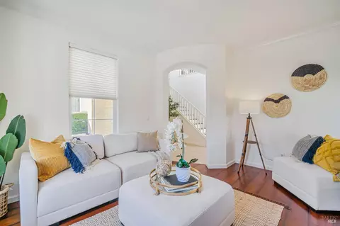 Living - 651 Decanter Cir, Windsor, CA 95492 photo 3 of 3