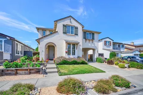 Exterior - 651 Decanter Cir, Windsor, CA 95492 photo 11 of 12