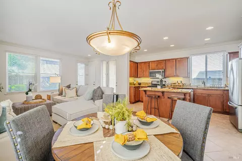 Dining - 651 Decanter Cir, Windsor, CA 95492 photo 4 of 4