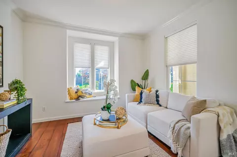 Living - 651 Decanter Cir, Windsor, CA 95492 photo 2 of 3