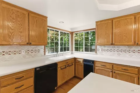 Kitchen - 6113 Amie Dr, Windsor, CA 95492 photo 2 of 3