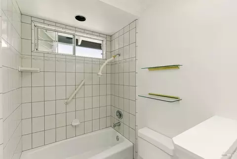 Bath - 6113 Amie Dr, Windsor, CA 95492 photo 2 of 5