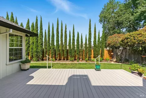 Exterior - 6113 Amie Dr, Windsor, CA 95492 photo 6 of 14