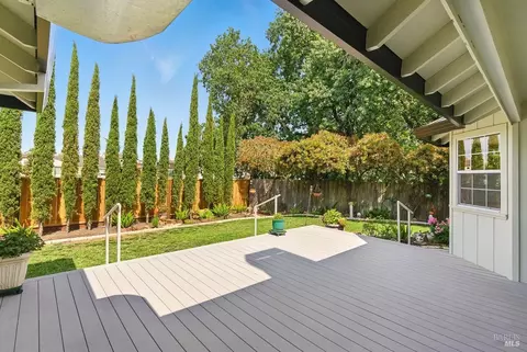 Exterior - 6113 Amie Dr, Windsor, CA 95492 photo 4 of 14