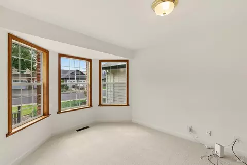 Living - 6113 Amie Dr, Windsor, CA 95492 photo 4 of 9