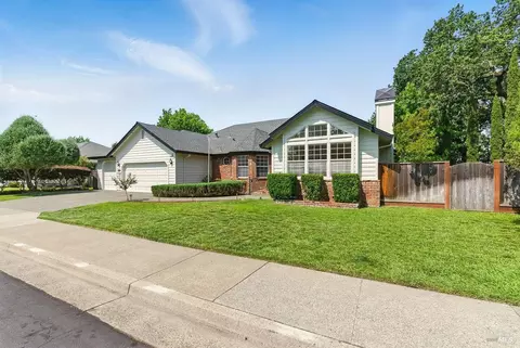 Exterior - 6113 Amie Dr, Windsor, CA 95492 photo 3 of 14