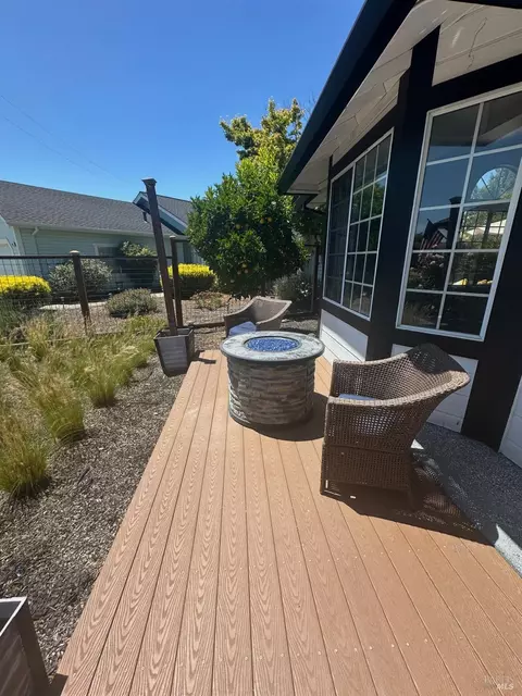 Exterior - 919 W Starburst Ct, Windsor, CA 95492 photo 5 of 14