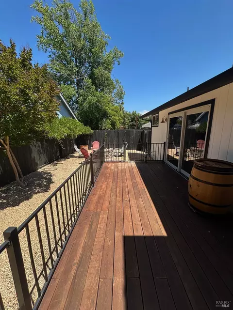 Exterior - 919 W Starburst Ct, Windsor, CA 95492 photo 11 of 14