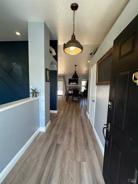 Entry Way - 919 W Starburst Ct, Windsor, CA 95492 photo 1 of 7