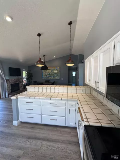 Kitchen - 919 W Starburst Ct, Windsor, CA 95492 photo 8 of 9