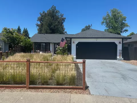 Exterior - 919 W Starburst Ct, Windsor, CA 95492 photo 3 of 14