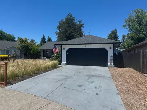 Exterior - 919 W Starburst Ct, Windsor, CA 95492 photo 2 of 14