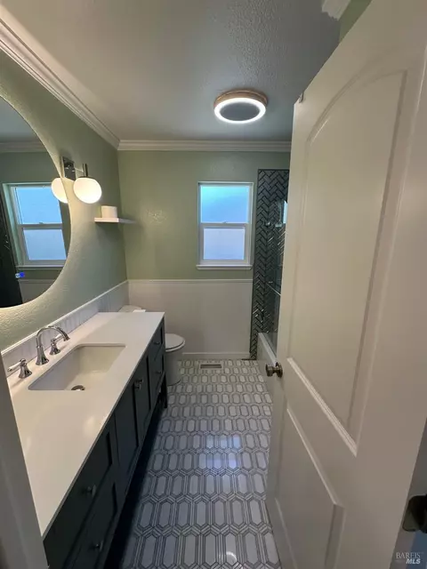 Bath - 919 W Starburst Ct, Windsor, CA 95492 photo 3 of 6