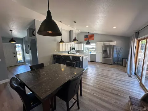 Dining - 919 W Starburst Ct, Windsor, CA 95492 photo 2 of 2