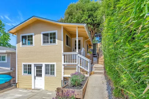 77 Taylor Dr, Fairfax, CA 94930