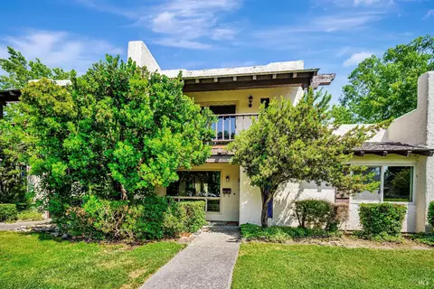 5262 El Mercado Pkwy, Santa Rosa, CA 95403