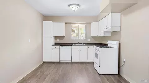 Kitchen - 1330 Buckingham Dr, Fairfield, CA 94533 photo 1 of 2
