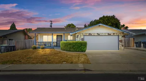 1330 Buckingham Dr, Fairfield, CA 94533