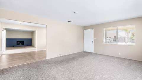 Living - 1330 Buckingham Dr, Fairfield, CA 94533 photo 3 of 10