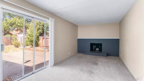 Living - 1330 Buckingham Dr, Fairfield, CA 94533 photo 6 of 10