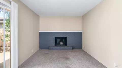 Living - 1330 Buckingham Dr, Fairfield, CA 94533 photo 7 of 10