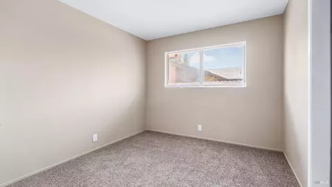 Bedroom - 1330 Buckingham Dr, Fairfield, CA 94533 photo 1 of 8