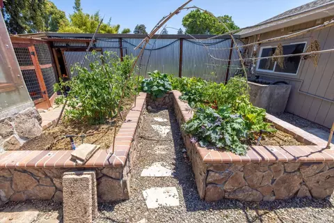Exterior - 435 Hamilton Dr, Fairfield, CA 94533 photo 17 of 18