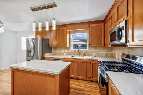 Kitchen - 435 Hamilton Dr, Fairfield, CA 94533 photo 4 of 4