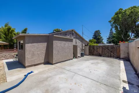 Exterior - 435 Hamilton Dr, Fairfield, CA 94533 photo 11 of 18