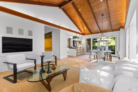 Living - 21925 Hyde Rd, Sonoma, CA 95476 photo 2 of 3