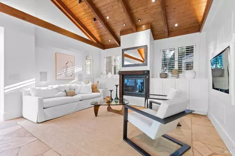 Living - 21925 Hyde Rd, Sonoma, CA 95476 photo 1 of 3