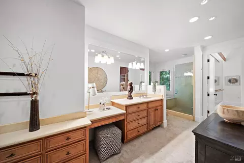 Bath - 21925 Hyde Rd, Sonoma, CA 95476 photo 1 of 4