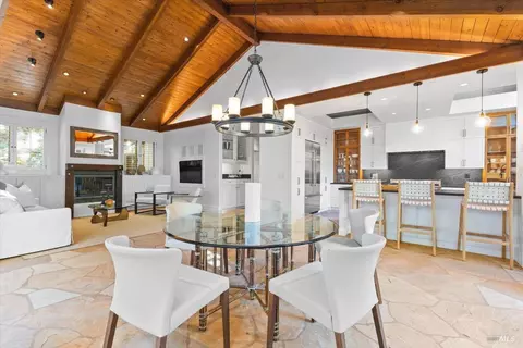 Dining - 21925 Hyde Rd, Sonoma, CA 95476 photo 3 of 4