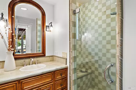 Bath - 21925 Hyde Rd, Sonoma, CA 95476 photo 3 of 4
