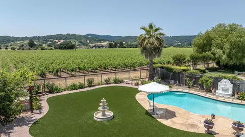 47 Hahnemann Ln, Napa, CA 94558