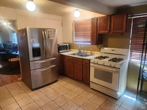 Kitchen - 715 Grant St, Vallejo, CA 94590 photo 1 of 1