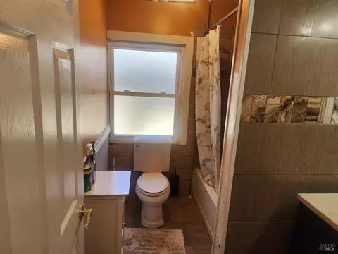 Bath - 715 Grant St, Vallejo, CA 94590 photo 1 of 2