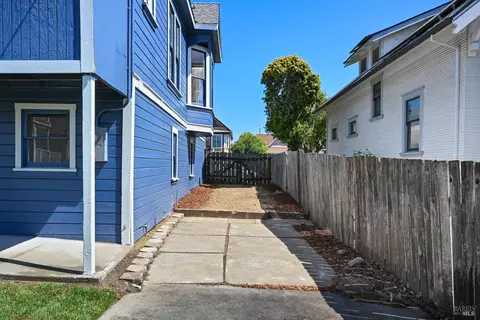 Exterior - 909 Capitol St, Vallejo, CA 94590 photo 8 of 11