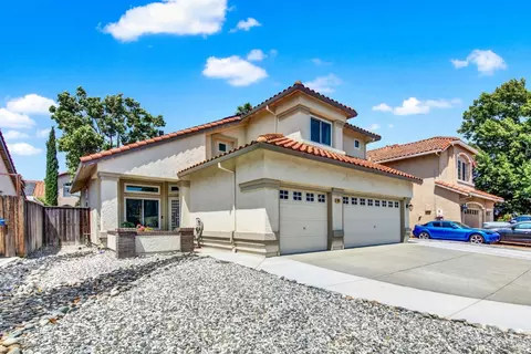 Exterior - 403 Eagle Ln, Vacaville, CA 95687 photo 7 of 22